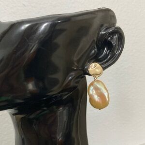 Elegant Gold and Pearl Drop Earrings